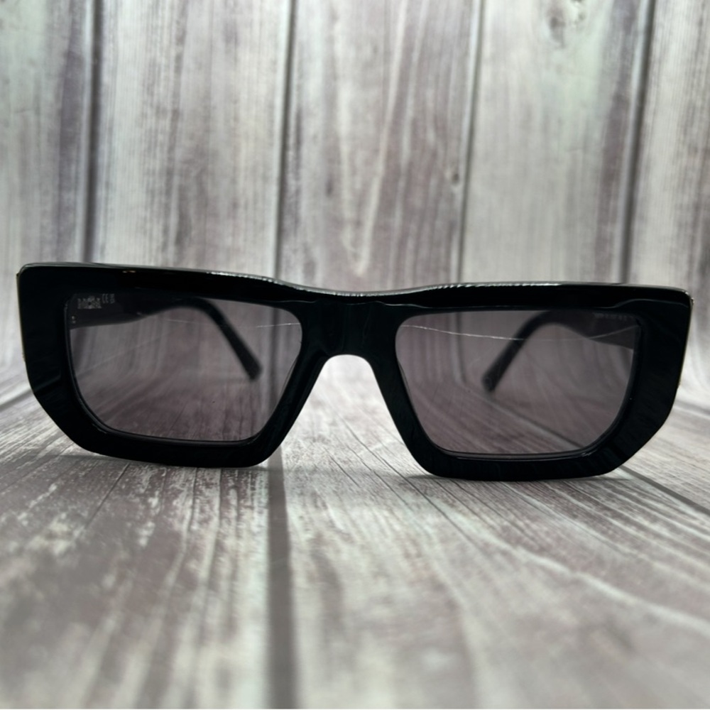 SOLD❤️ MCM 726S Sunglasses Black/ Dark Brown 🆕LIKE NEW🆕 - Picture 10 of 14